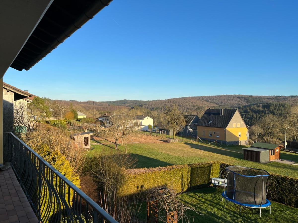Wohnung Mit Panoramablick Gerolstein Bagian luar foto