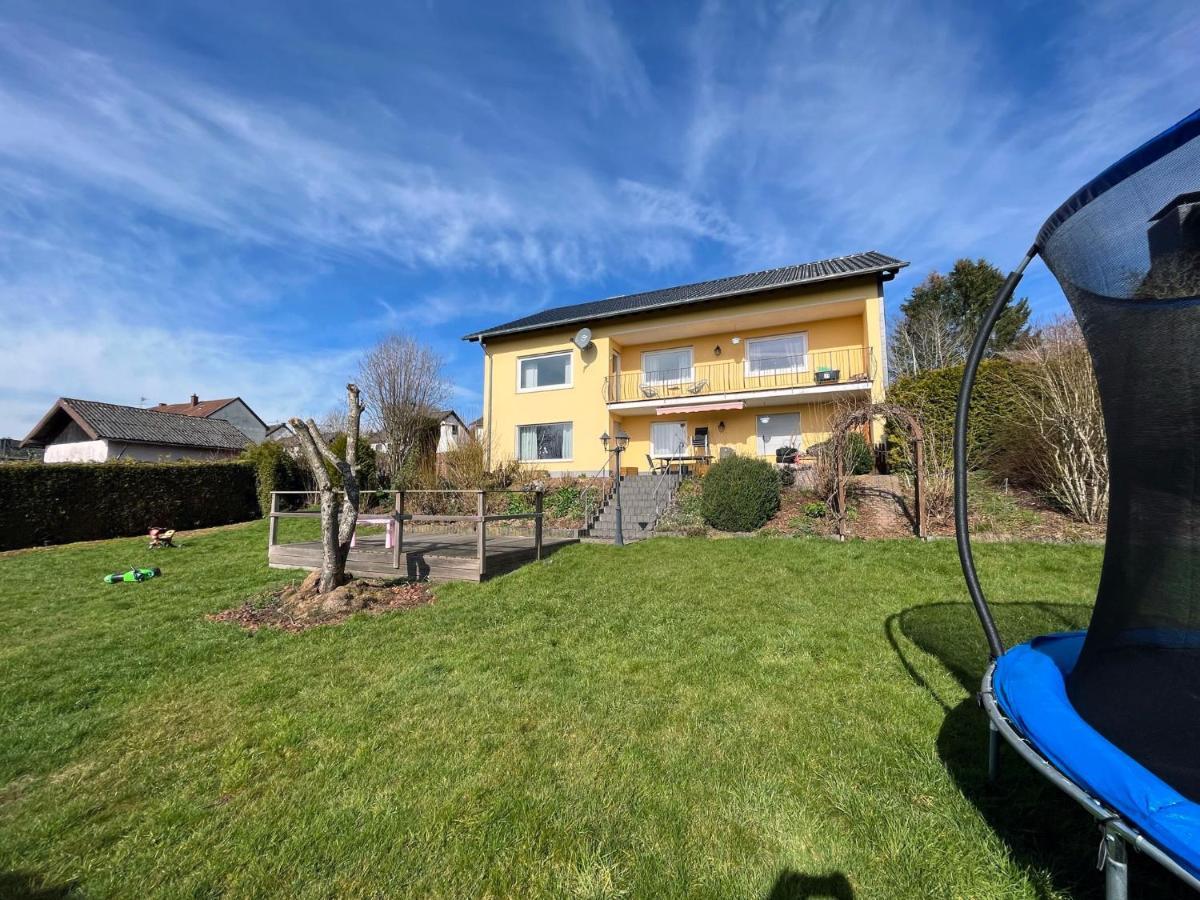 Wohnung Mit Panoramablick Gerolstein Bagian luar foto
