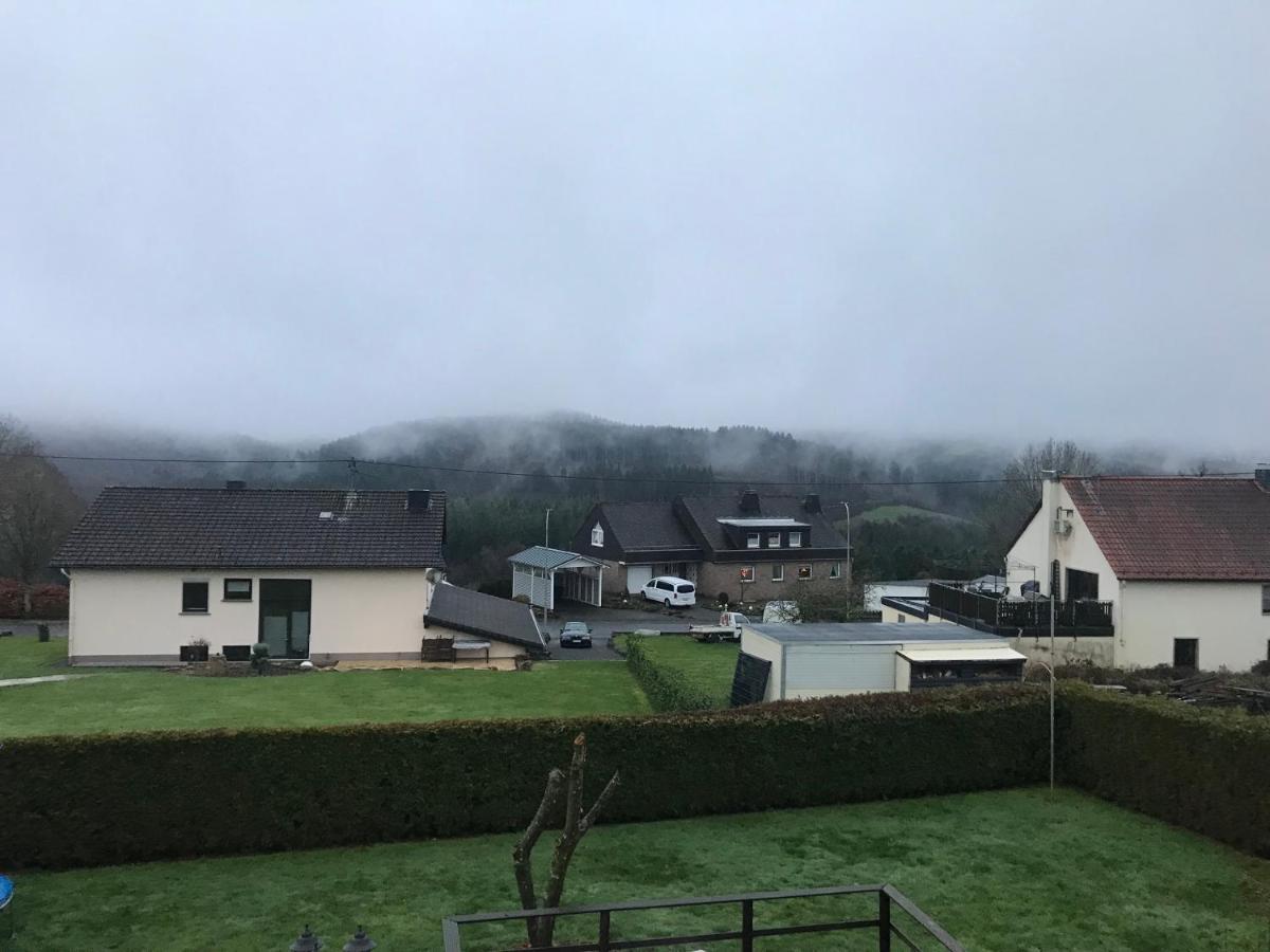 Wohnung Mit Panoramablick Gerolstein Bagian luar foto