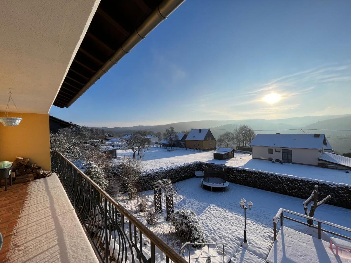 Wohnung Mit Panoramablick Gerolstein Bagian luar foto