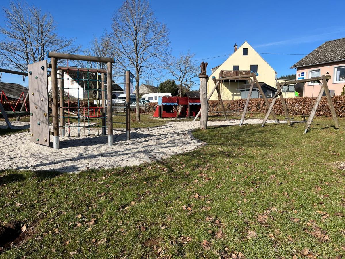 Wohnung Mit Panoramablick Gerolstein Bagian luar foto