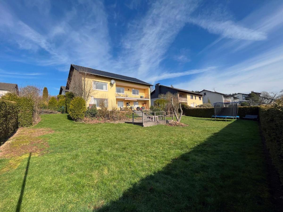 Wohnung Mit Panoramablick Gerolstein Bagian luar foto
