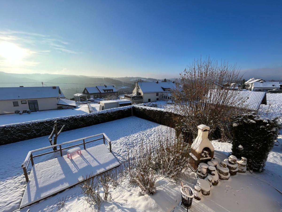 Wohnung Mit Panoramablick Gerolstein Bagian luar foto