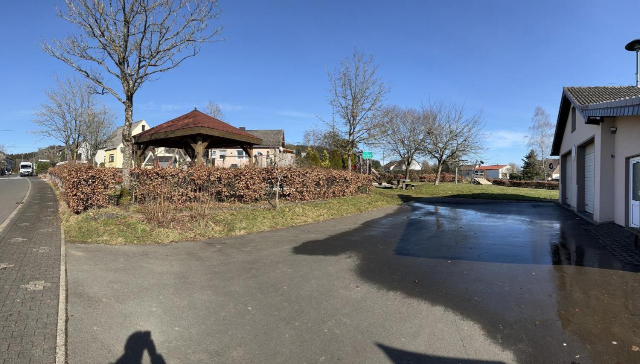 Wohnung Mit Panoramablick Gerolstein Bagian luar foto