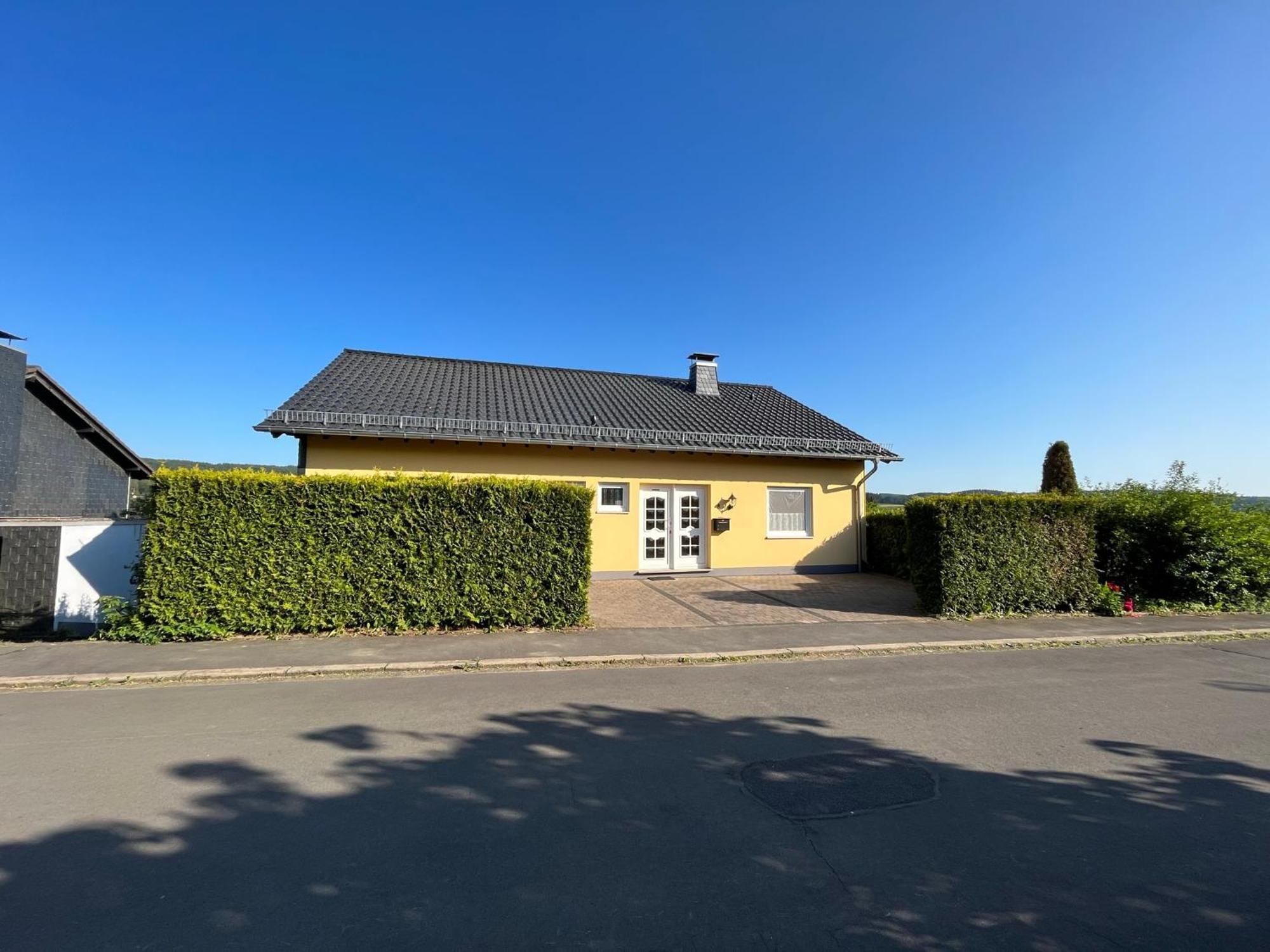 Wohnung Mit Panoramablick Gerolstein Bagian luar foto